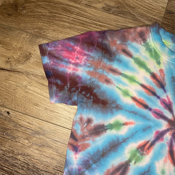 Tie Dye Spiral Tee - Picture 7 of 9